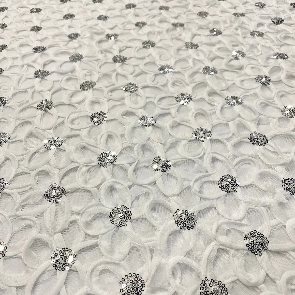 Daisy Sequins Table Linen in White