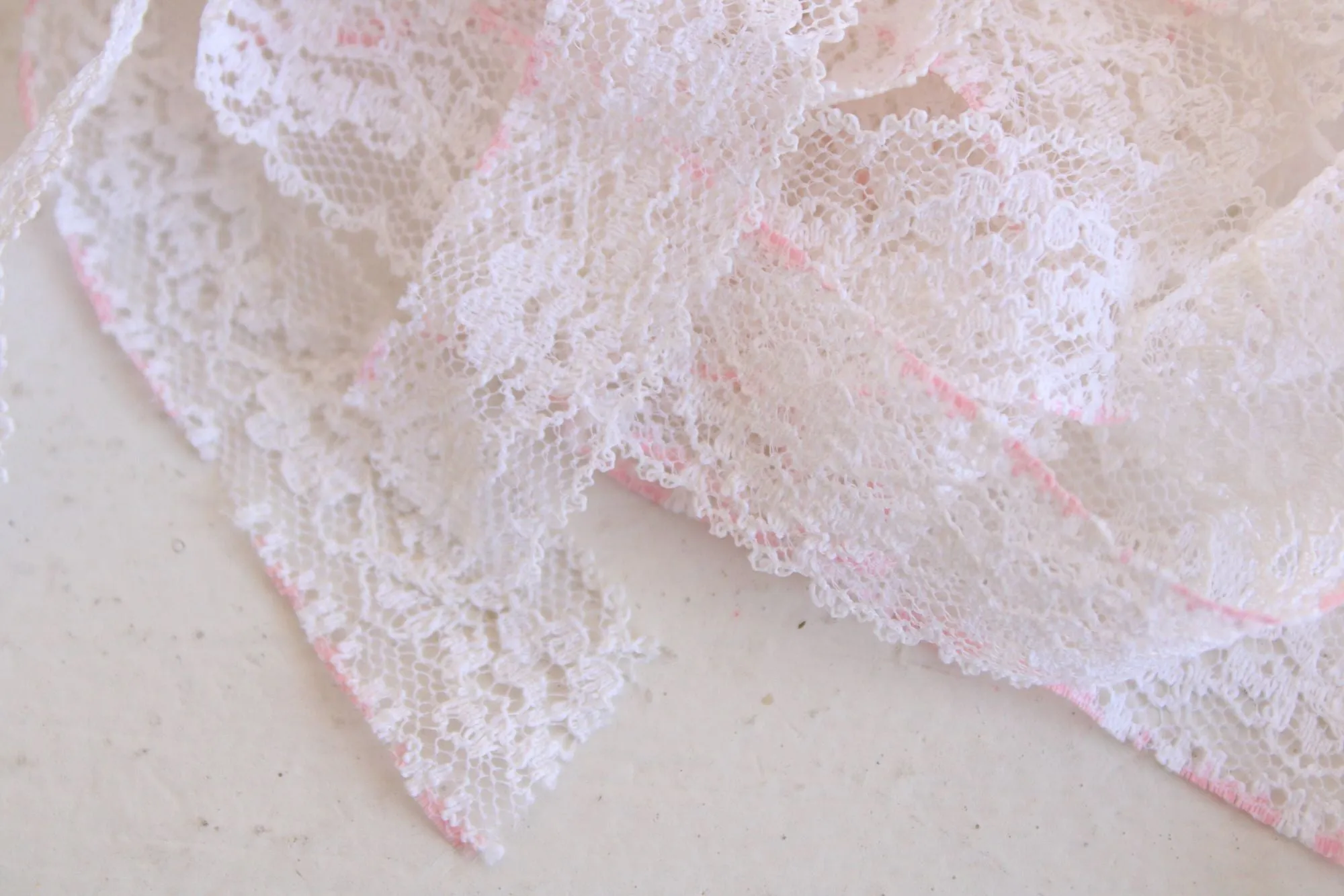 Vintage White Lace Trim, 2 Yards, 7/8" wide, Pink Edge