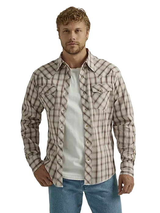 Wrangler Men's Long Sleeve Fashion Snap Plaid Brown Shirt