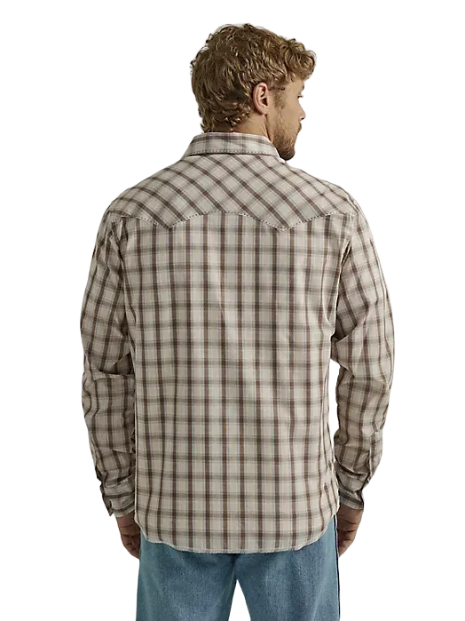 Wrangler Men's Long Sleeve Fashion Snap Plaid Brown Shirt